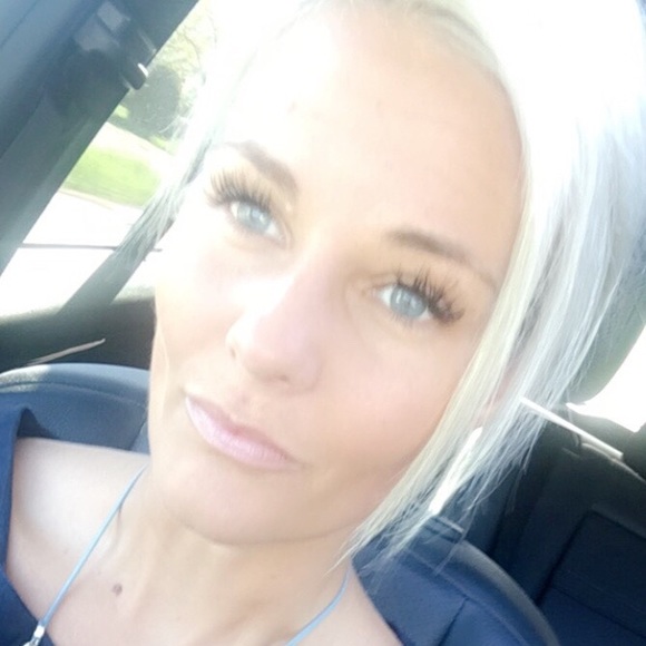 Meet your Posher, Vanessa - Picture 1 of 1